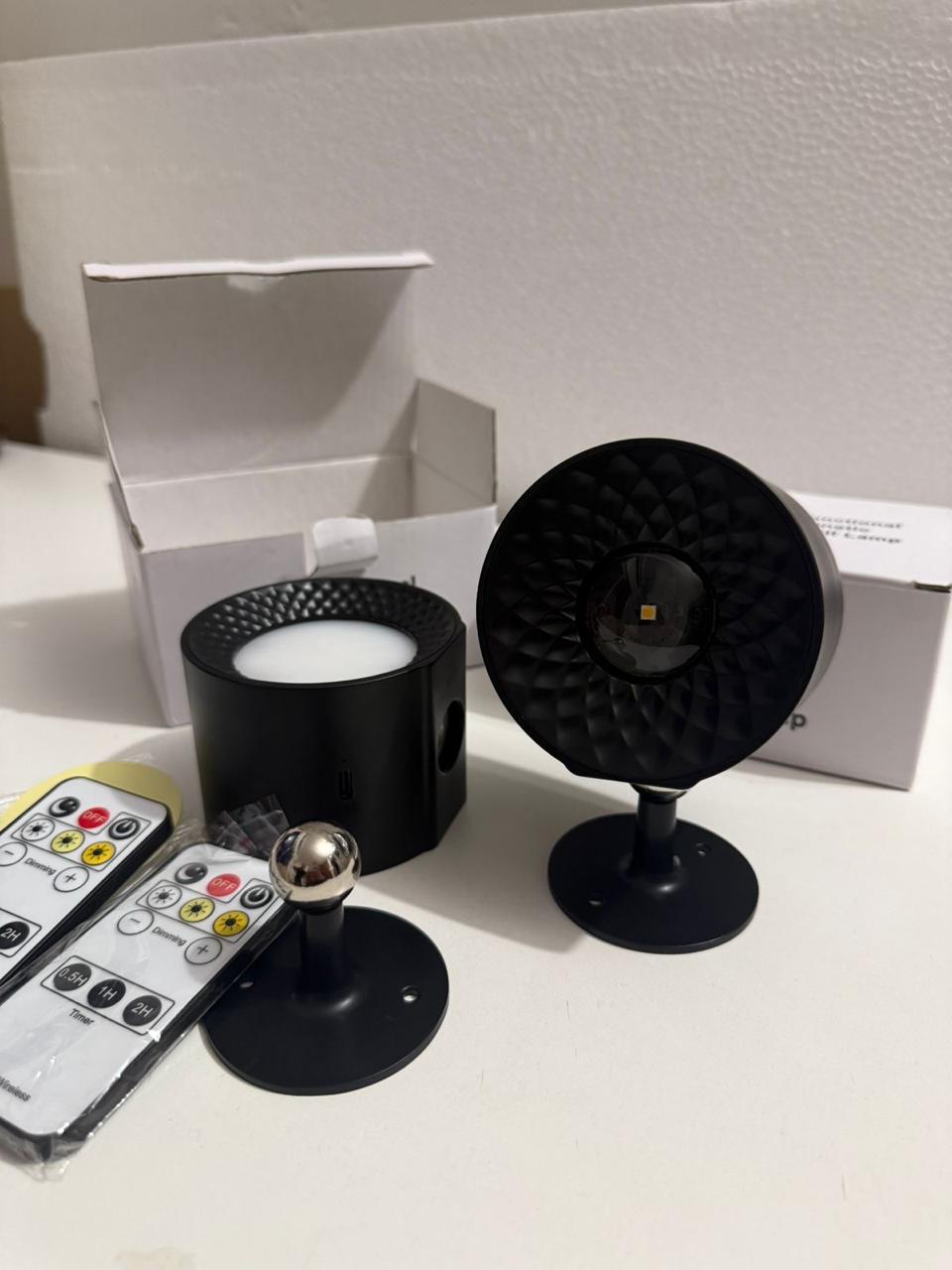 LÁMPARA LED DE PARED RECARGABLE Y PORTÁTIL – TÁCTIL, GIRATORIA 360°, SIN CABLES